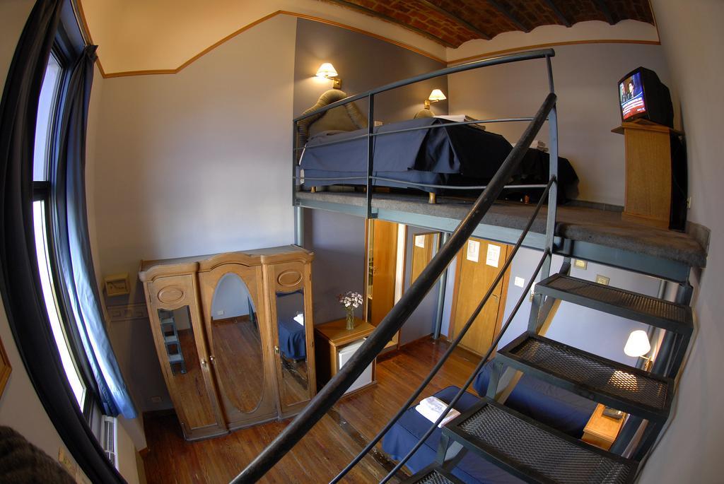 Hotel Y Hostel Punto Cero - Buenos Aires — Photos 1